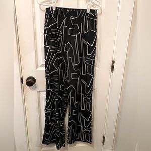 Dressed in LALA black and white pattern pants size M NWT!